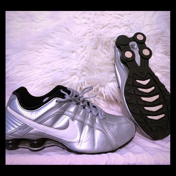 nike shox junior women's